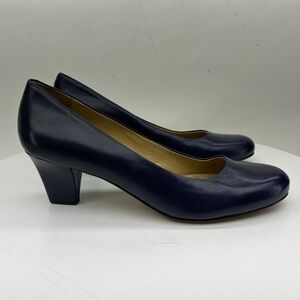 Trotters Penelope Pump Heels Cocktail Party Navy Blue Round Toe Retro Date 8.5N